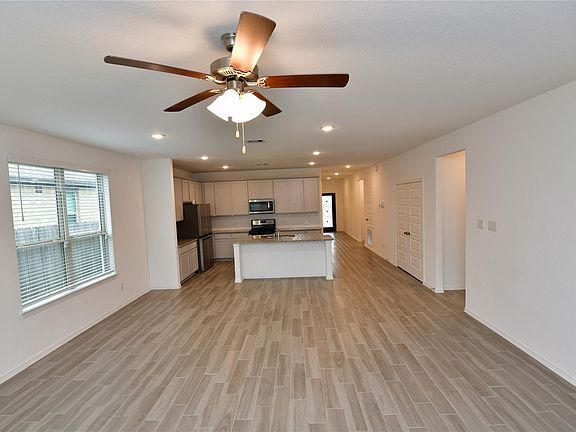 4th image of 23111 Forebear Dr