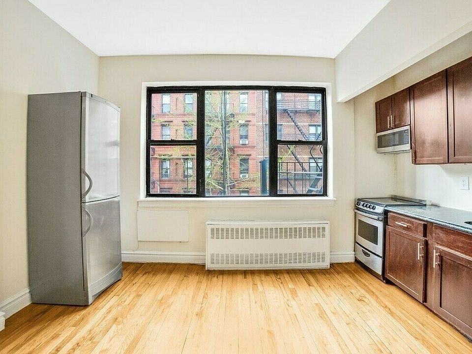 2nd image of 513 E 82nd St #D3