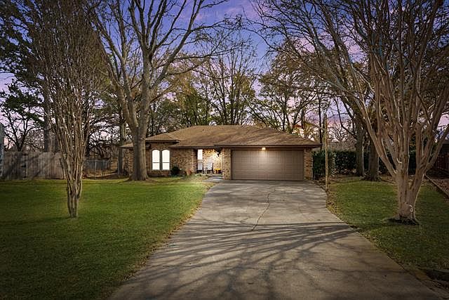 1st image of 306 Mari Ct