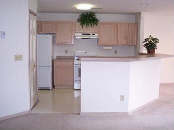 5th image of 472 Tollis Pkwy