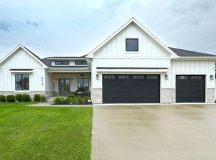 8019 NW 106th Ct, Johnston, IA 50131