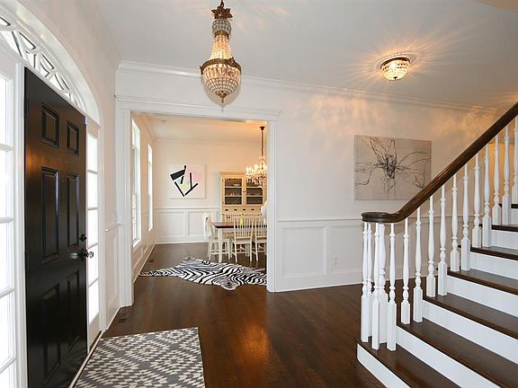 3rd image of 1 Elmwood Ln