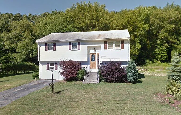 4 Cynthia Dr — Photo 1