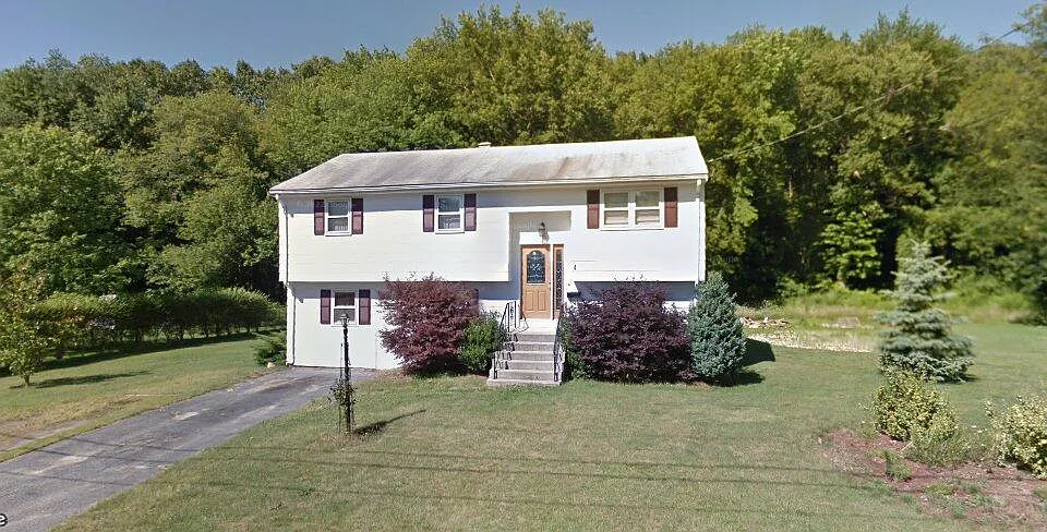 4 Cynthia Dr