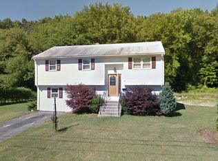 4 Cynthia Dr, North Smithfield, RI 02896