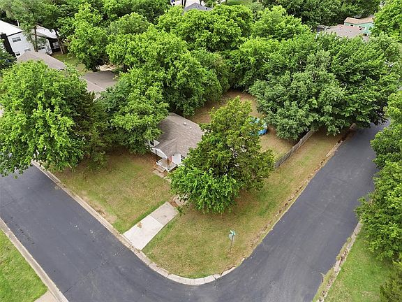 2nd image of 702 Tollie Dr