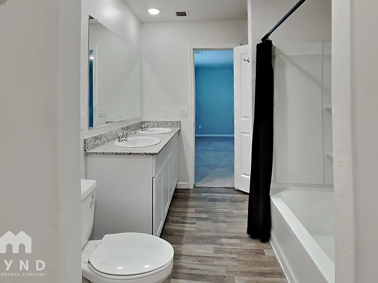 144 W Douglas Ave — Photo 11