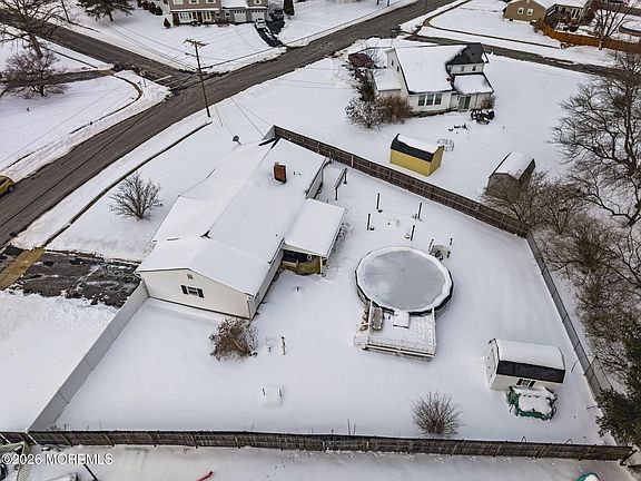 5th image of 126 Newbury Road