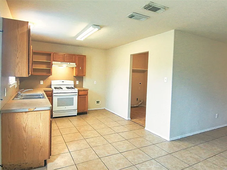 7419 Kennemer Dr — Photo 9