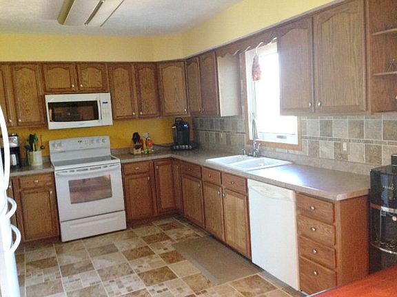 3rd image of 1422 Township Road 523