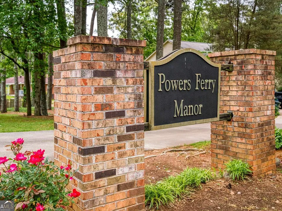 61 Powers Ferry Mnr SE