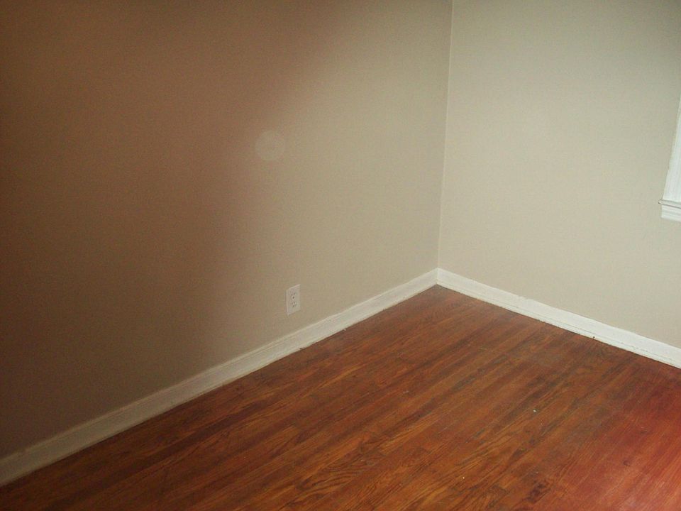2nd image of 4255 Crittenden Ave