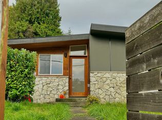 9003 Carkeek Dr S, Seattle, WA 98118
