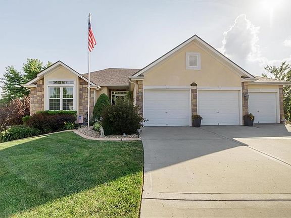 2nd image of 1360 Sherman Ct