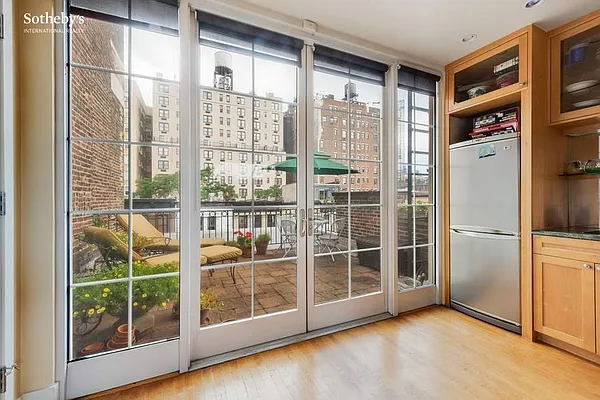 Sold by Sotheby's International Realty | media 26