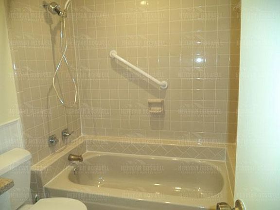3rd image of 1109 Calico Ln