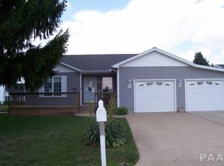 1525 E Myrtle St, Canton, IL 61520