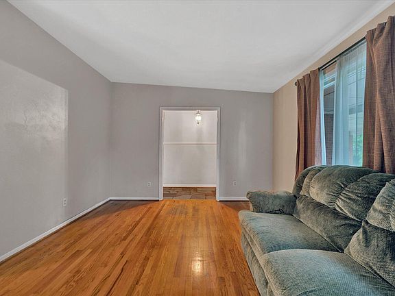 5th image of 4450 Barley Dr