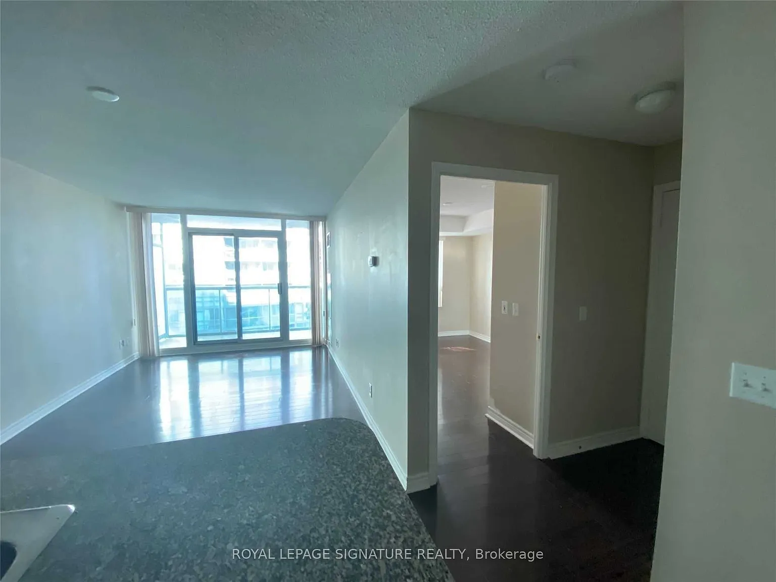 51 Lower Simcoe St — Photo 4