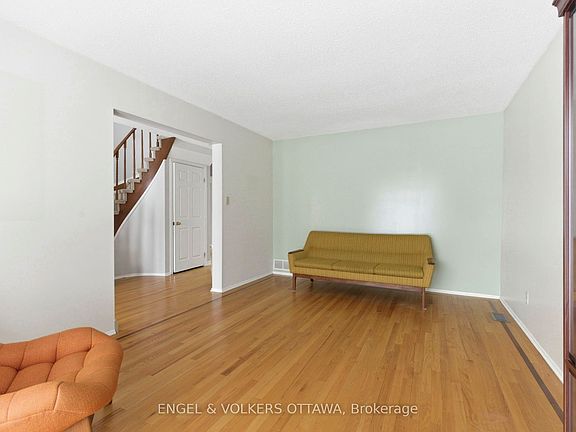 5th image of 3 Balding Cres