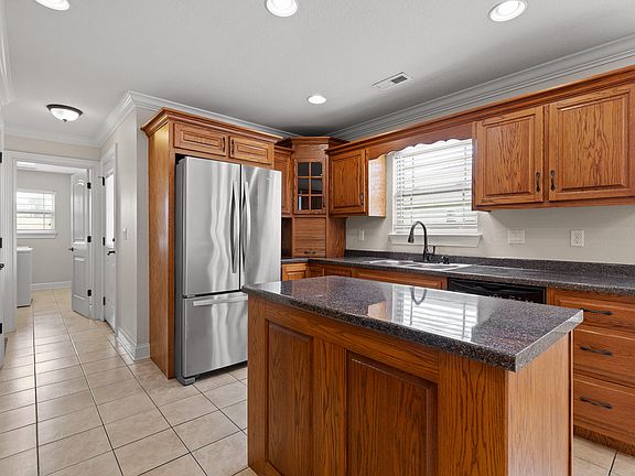 4th image of 321 Honeyberry Ln