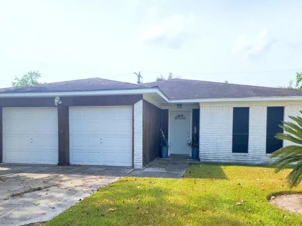 4618 E 36th St, Dickinson, TX 77539