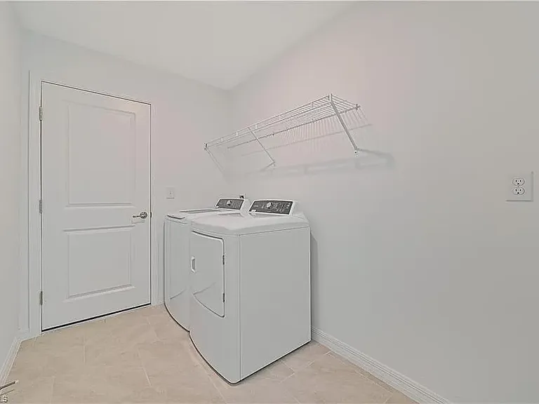 2901 NW 18th Pl — Photo 21