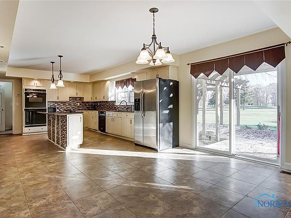 5th image of 3209 Saint Andrews Ct