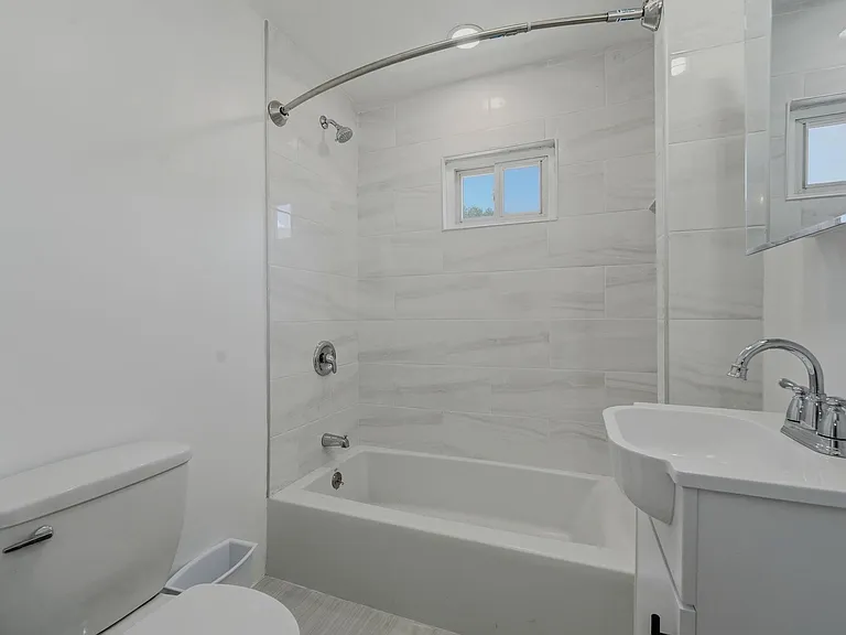 18 John St #2 — Photo 3