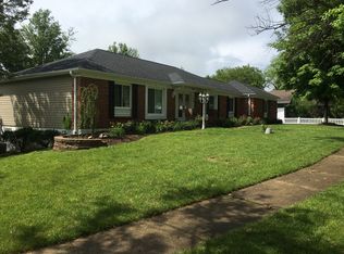 510 Holshire Way, Ballwin, MO 63011