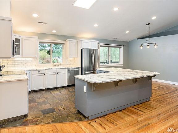 3rd image of 8510 NE 433rd Cir