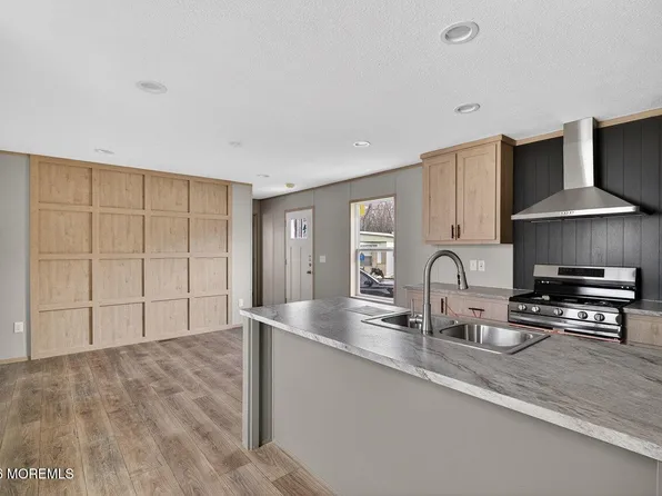 228 Maple Street, Robbinsville, NJ 08691