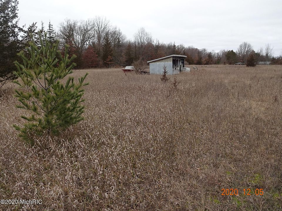 2nd image of 220 E Echo Dr