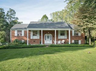 11723 Manitou Dr, Alden, NY 14004