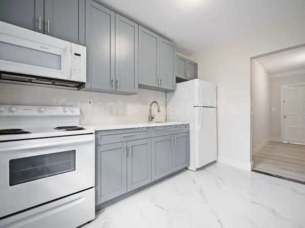 219 NW 10th Ave #4, Miami, FL 33128