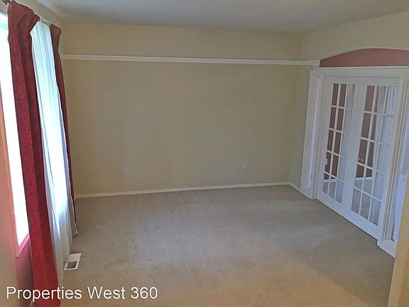 4th image of 2301 NE 106th St