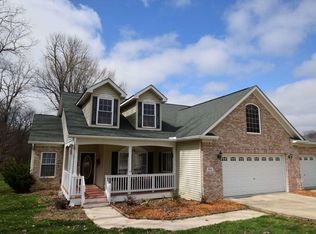 916 E Meadowlands Dr, Ellettsville, IN