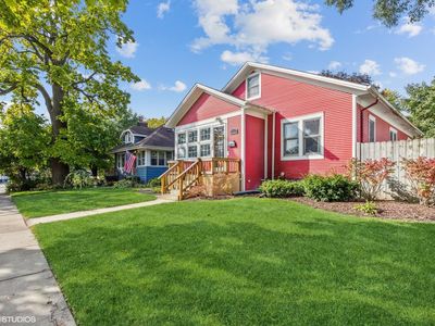 111 4th St, Libertyville, IL, 60048
