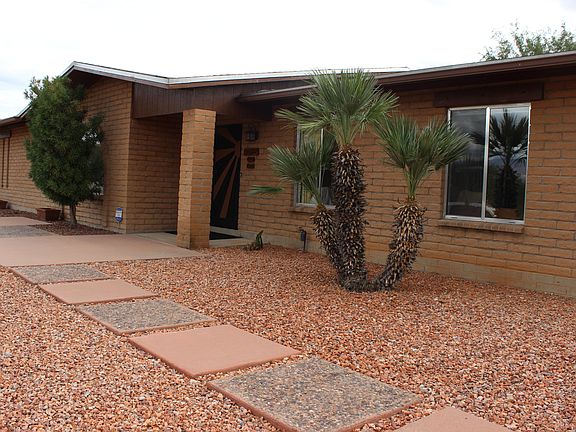 3rd image of 10536 E Placita Los Reyes