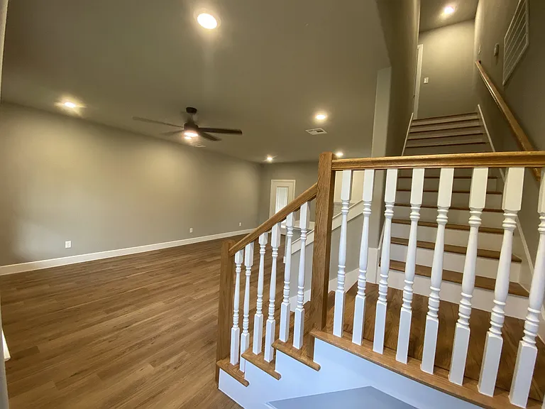 423 W Monterey St — Photo 7