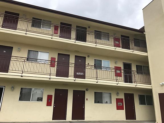 3rd image of 16925 Prairie Ave APT 27
