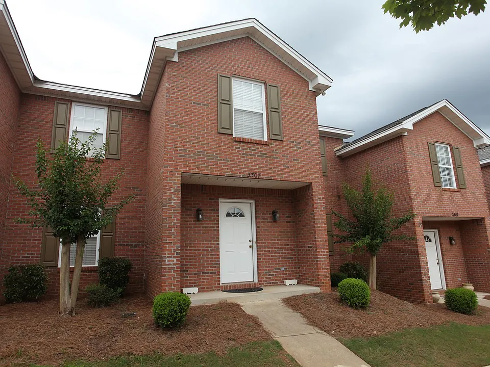 1477 N Donahue Dr #2106