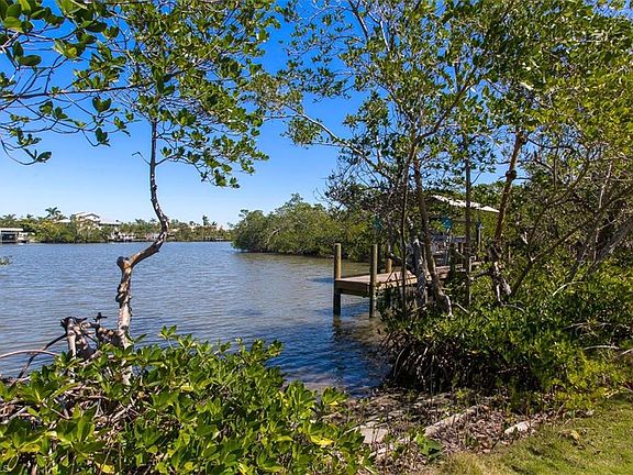 3rd image of 26998 McLaughlin Blvd