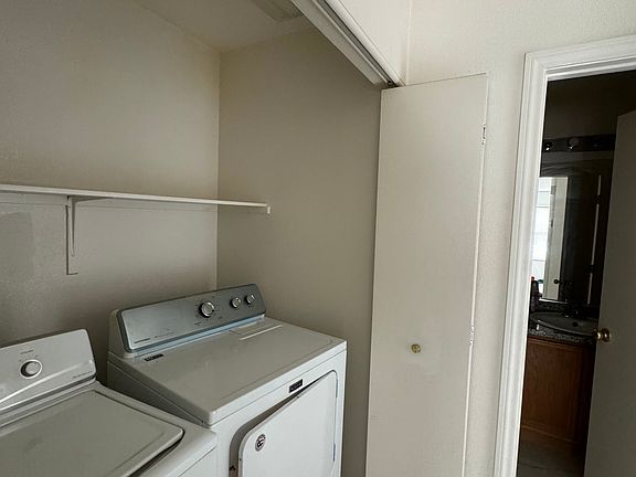 4th image of 5545 W Dewey Dr