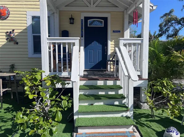 1137 Highland St S, Saint Petersburg, FL 33701