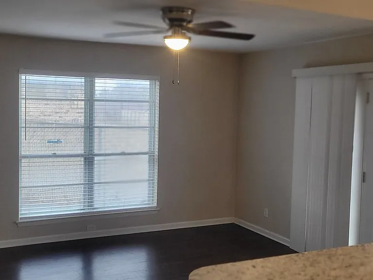 403 Indigo St — Photo 6