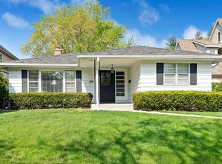 280 Middaugh Rd, Clarendon Hills, IL 60514