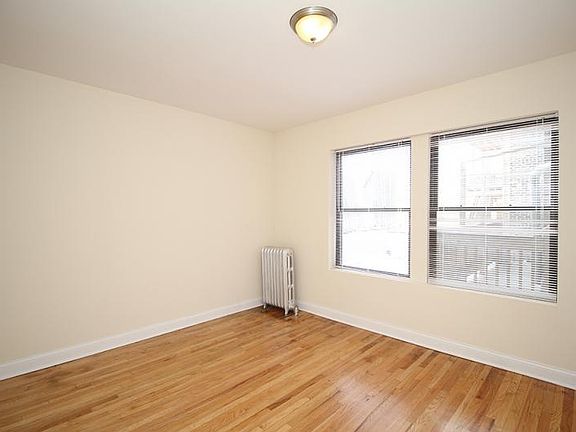 3rd image of 6703 N Clark St APT 3
