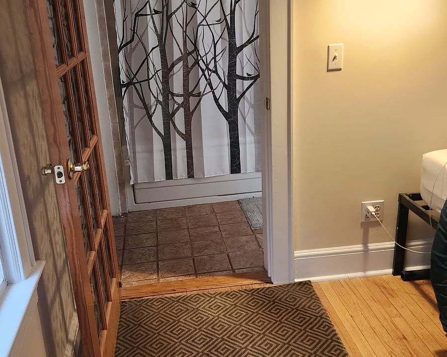 1st image of 156 Benedict Ave #1