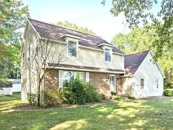 4302 Mitchell Rd, New Castle, PA 16105